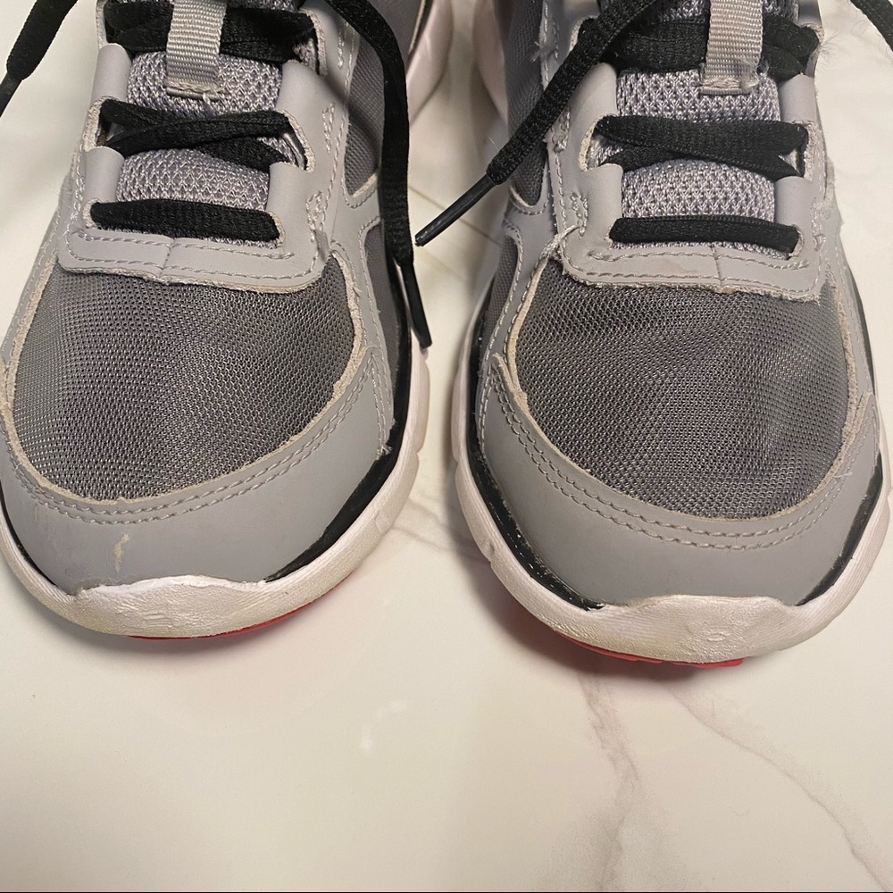 Under Armour Youth (Boys) Running Shoes - Picture 2 of 6